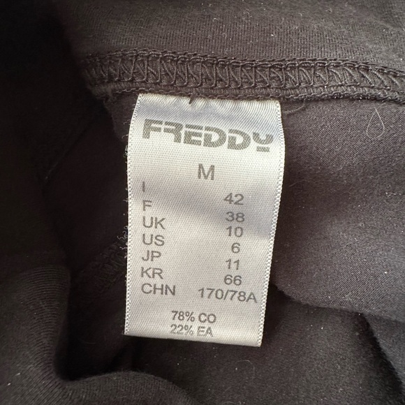 Black high waisted Freddy capris - Picture 3 of 3